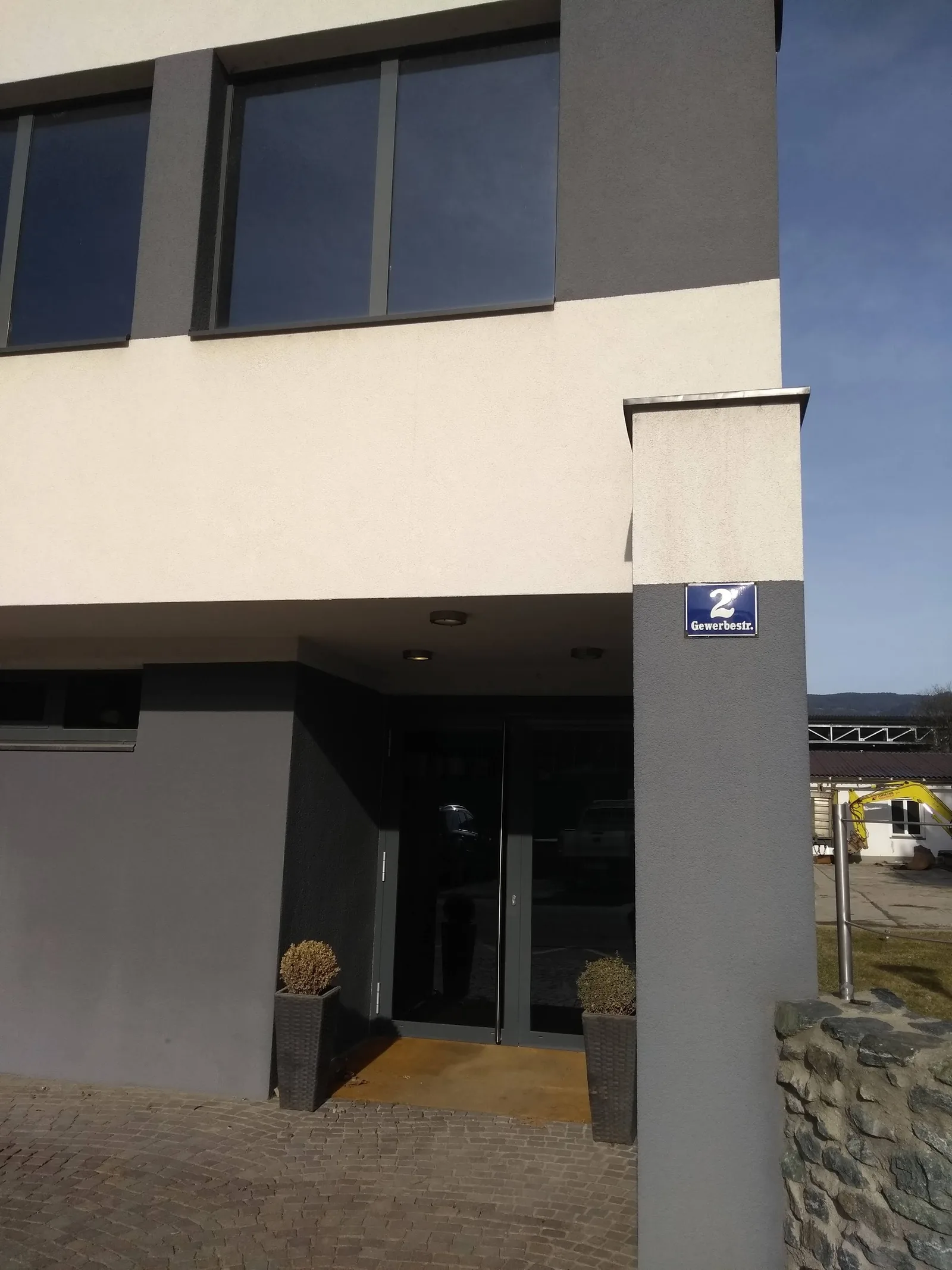 Eingangsbereich von Kogelnig in der Gewerbestraße 2